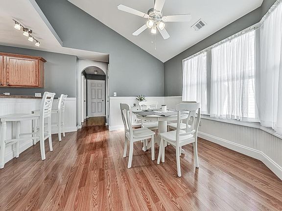 4th image of 229 Rose Cottage Dr