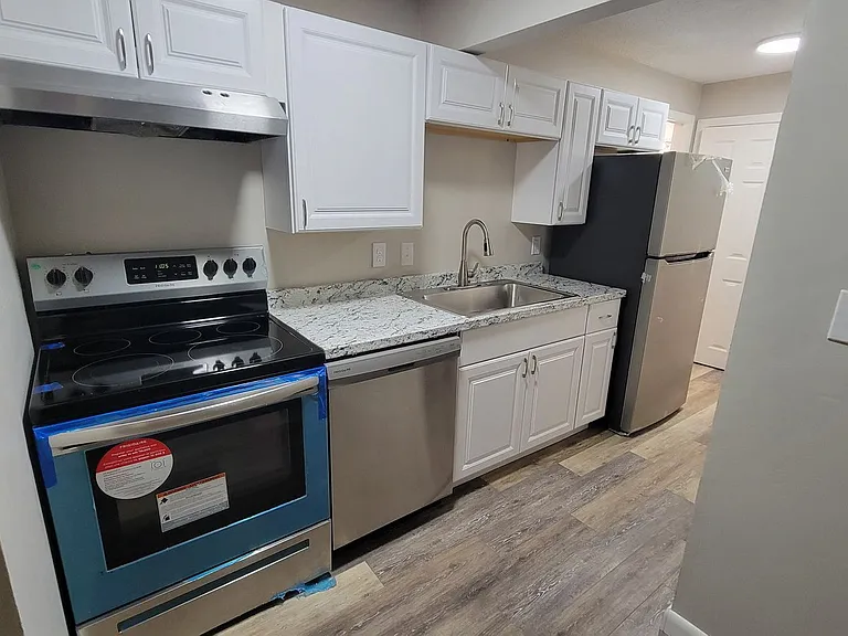 162 Columbus St #1 — Photo 6
