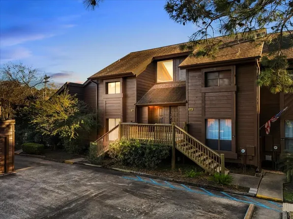 671 Davis Rd, League City, TX 77573