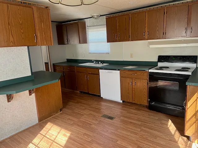 2 bed, $1,200 — Photo 1