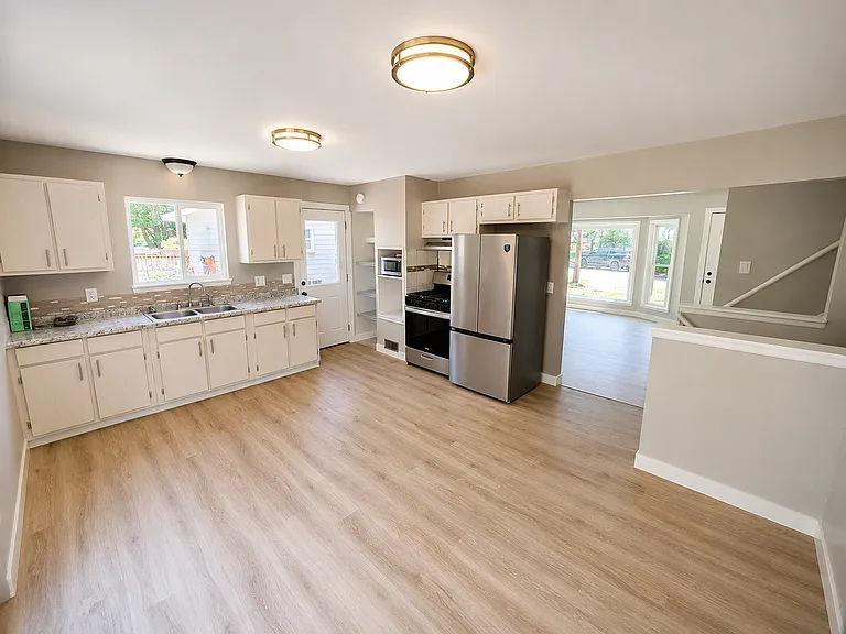 5514 Cabot St — Photo 2