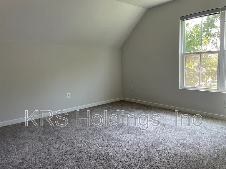 1333 Reservoir Ave — Photo 17