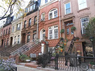 Rented by R New York