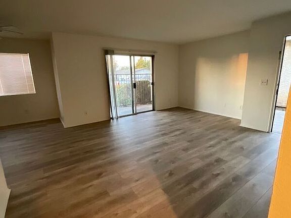 3rd image of 1520 N California Ave Unit 3