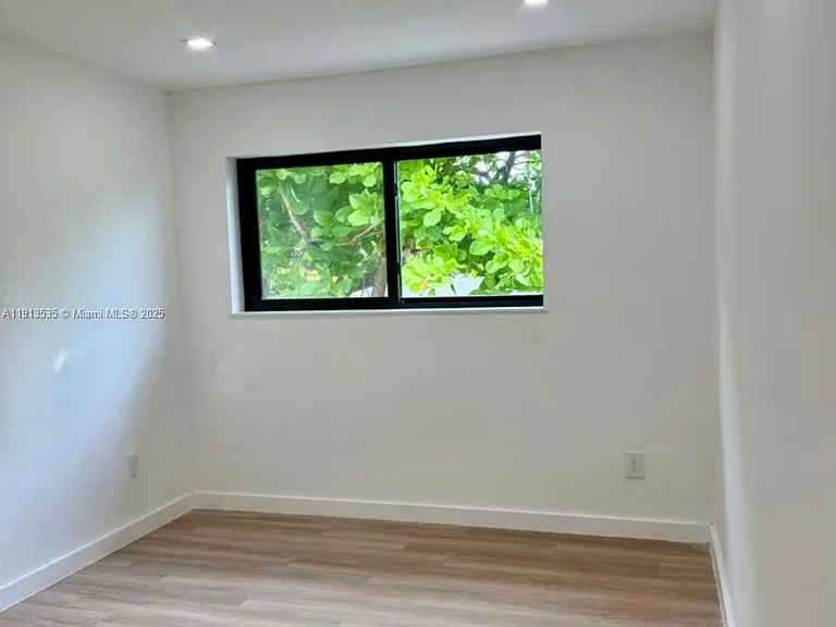 7535 NE 2nd Ct #1 — Photo 16