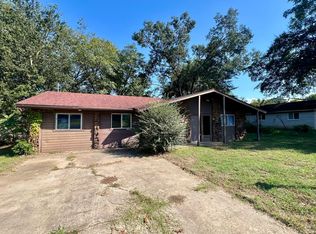 708 8th St, Barling, AR 72923