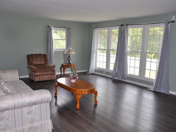 3rd image of 3720 Sullivan Gardens Dr