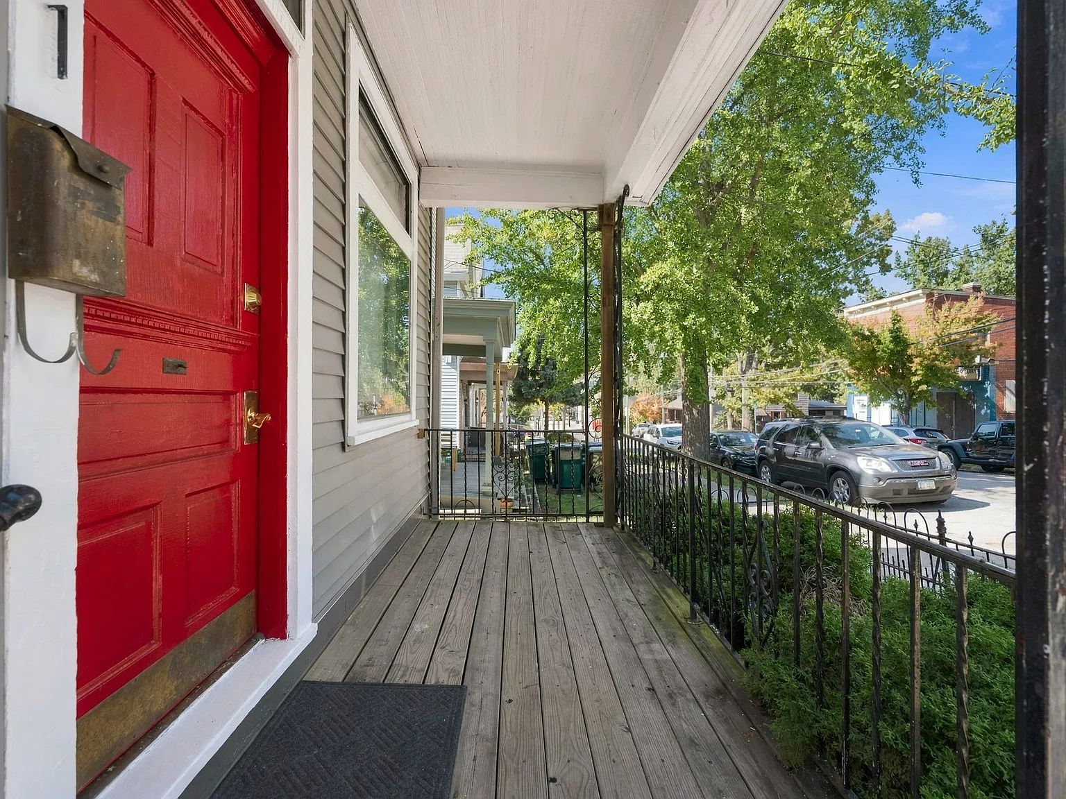 4 bed, 1750 sqft, $2,500 — Photo 2