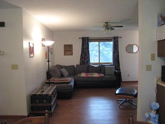 3rd image of 208 16th St NE