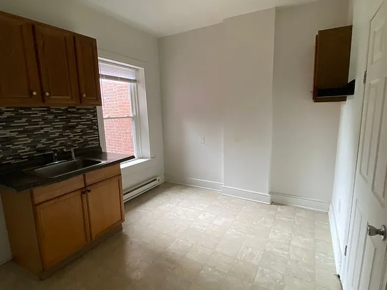 1130 Willow St — Photo 2