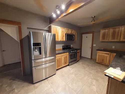 1001 Lozier Ln Photo 1