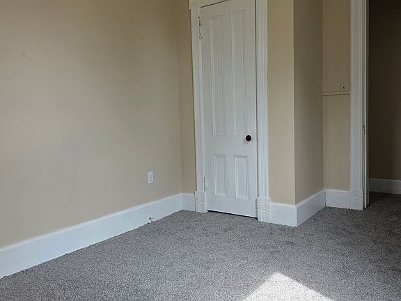 5th image of 711 W Water St #1