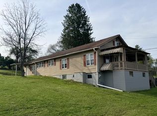 275 Coal River Rd, River Rd, WV 25844