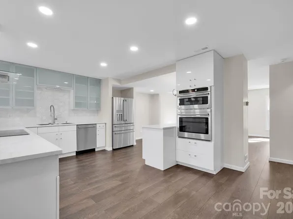 8308 Knights Bridge Rd, Charlotte, NC 28210