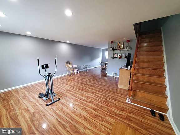 5th image of 1053 Levick St