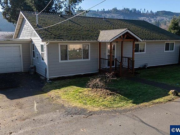 3rd image of 636 Birch St