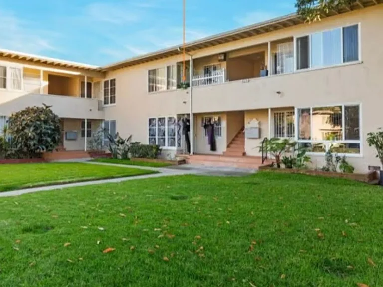 5610 Corbett St — Photo 3