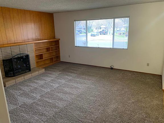 3rd image of 1536 Goldenwood Dr