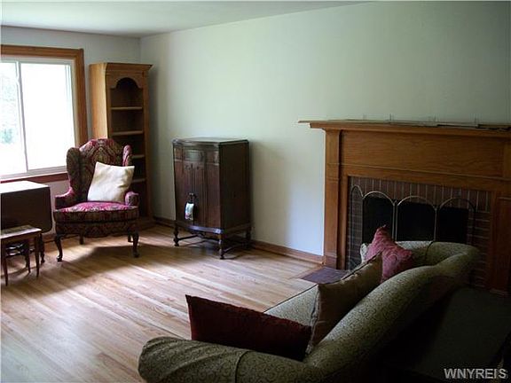 2nd image of 4824 Crestwood Dr