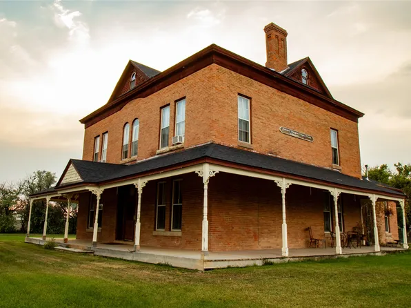76 4th St, Vaughn, MT 59487