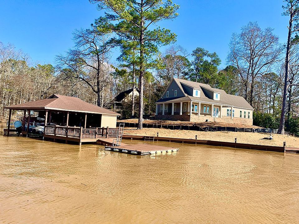 2nd image of 276 Lee Road 904