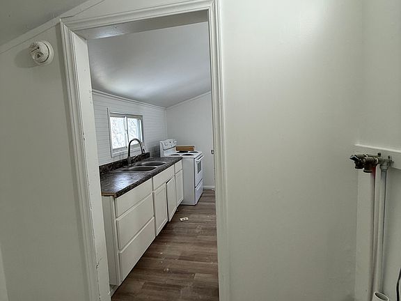 3rd image of 203 Mechanic St #B