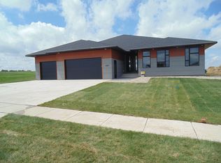 6501 Hemingstone, Sioux Falls, SD 57108