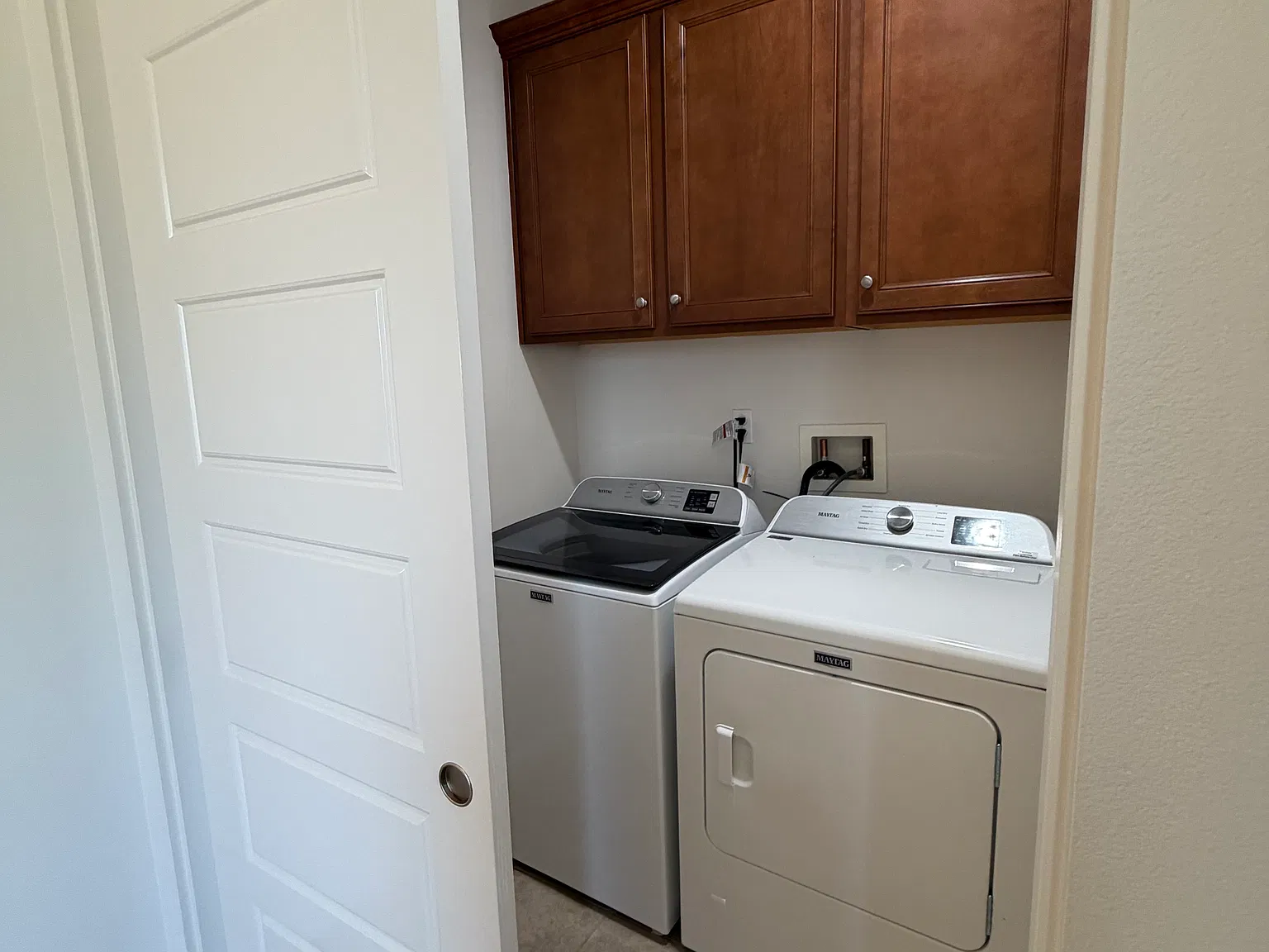 3 bed, 2.5 bath, 1603 sqft, $2,186 — Photo 2