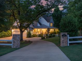 1732 W Farmville Rd, Auburn, AL 36879