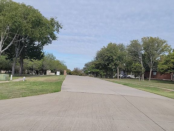 4th image of 1547 Cypress Bend Dr