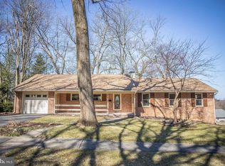 31 Larchwood Rd, Wyomissing, PA 19610