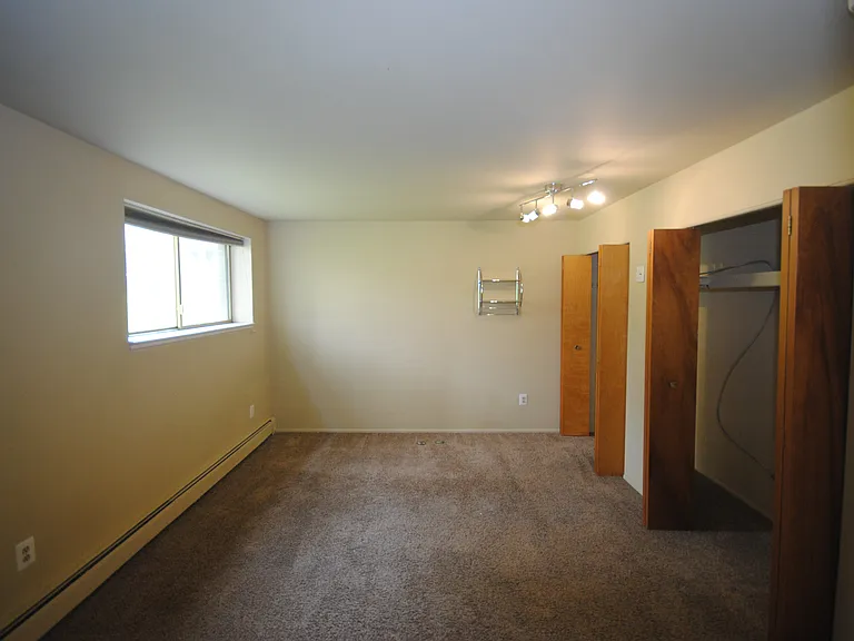 817 Arch St — Photo 9