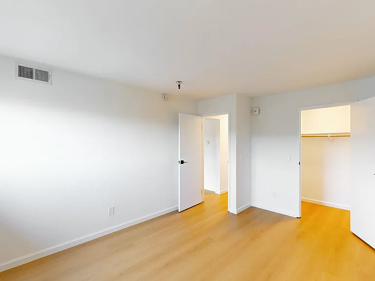 2033 Castro St #11A — Photo 9