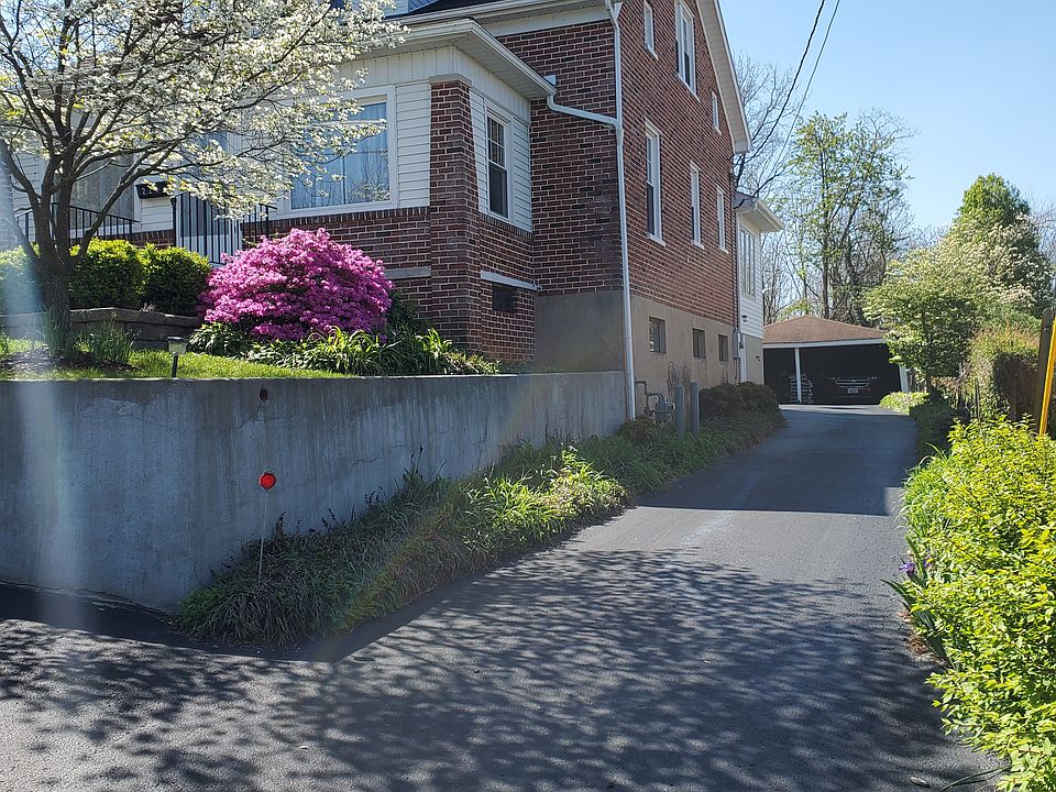 2nd image of 224 Hendren Ave