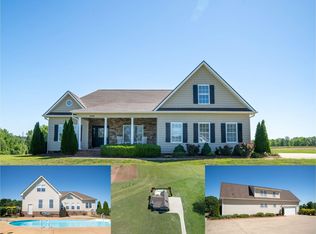 450 Meadow Rd, Inman, SC 29349