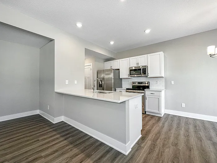 3 bed, 2.5 bath, 1550 sqft, $1,850 — Photo 2