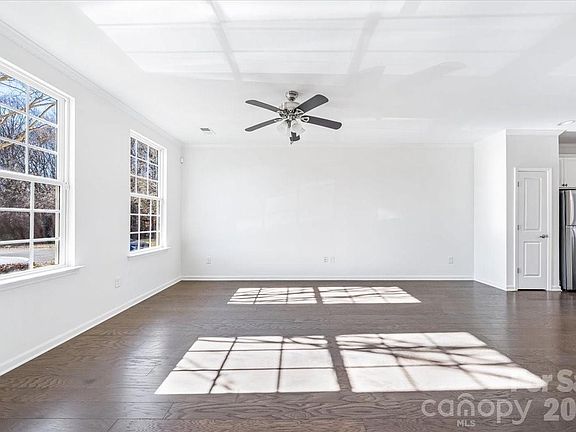 5th image of 108 Prairie View Ct