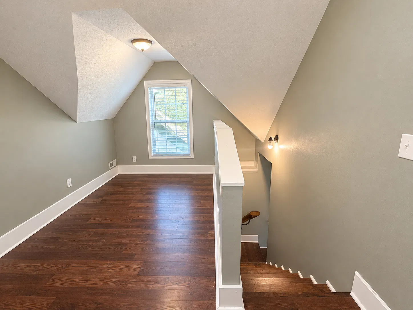 6 bed, 1700 sqft, $3,200 — Photo 3