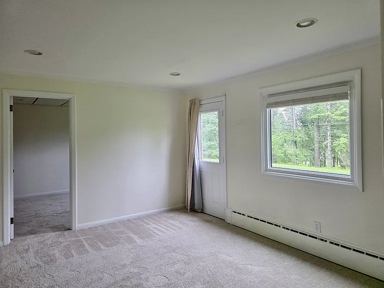 114 W Buffalo St — Photo 13