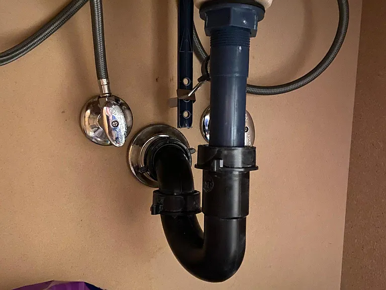 New drain installed in the hallway and the downstairs bathroom. Installed on November, 2020.