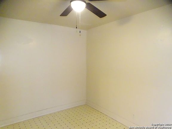 3rd image of 213 Cadwallader St APT 3