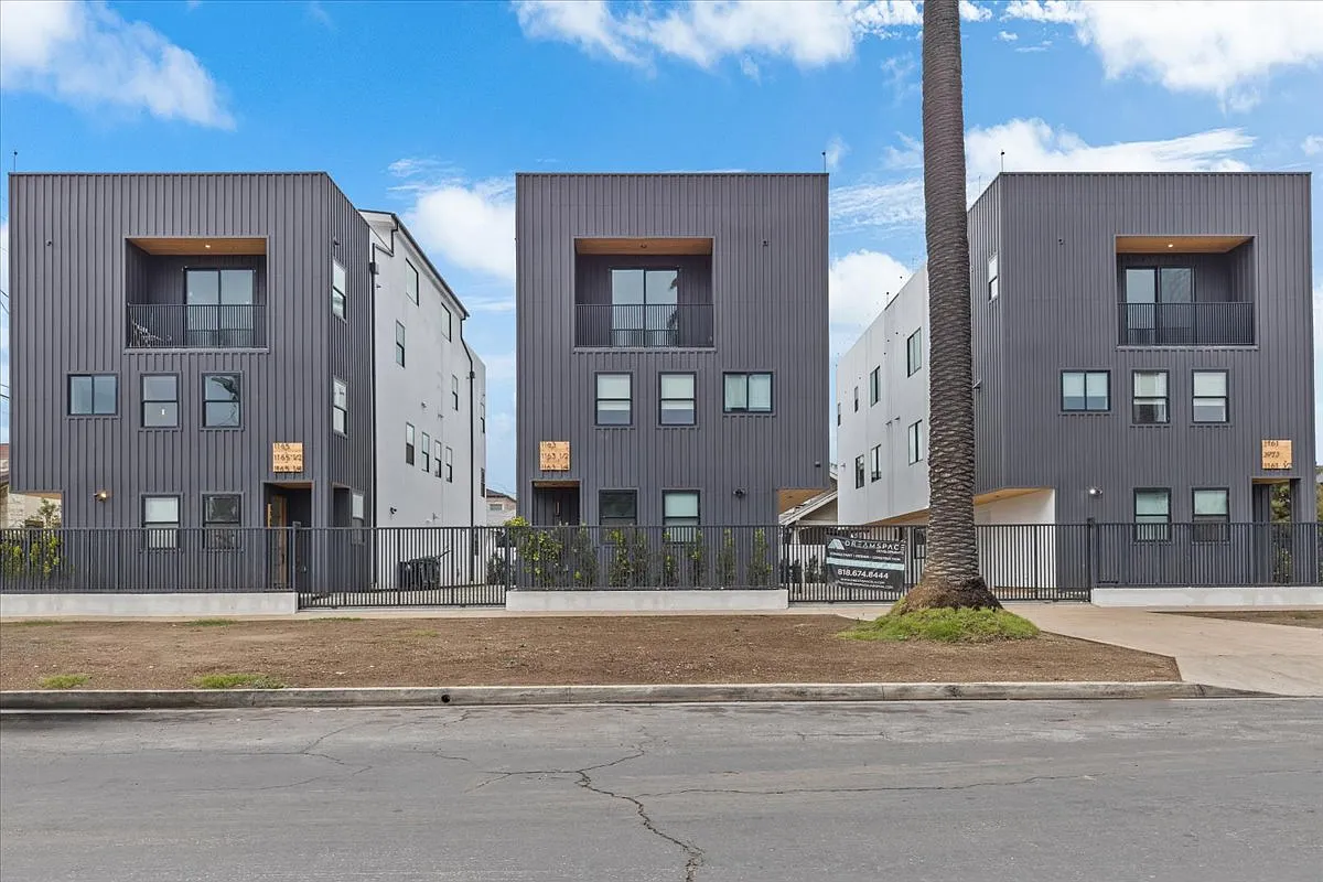 1 bed, $2,495 — Photo 1