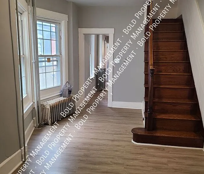 231 W Greenwich St #1 — Photo 5