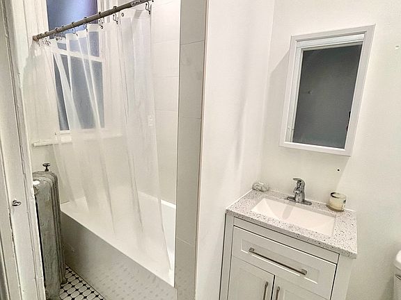 3rd image of 162 19th St Floor 1