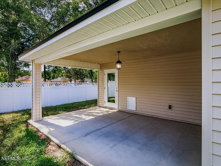 11046 Campus Heights Ln — Photo 9