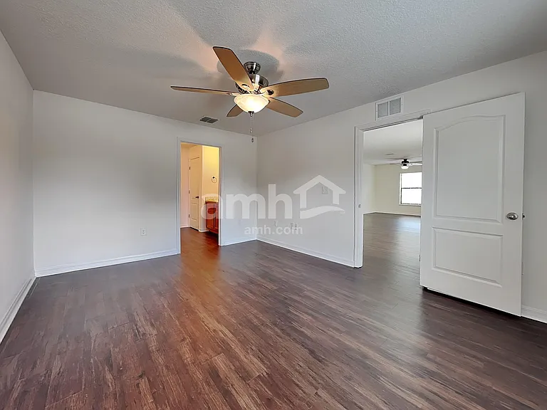 1741 Chatham Green Cir — Photo 10
