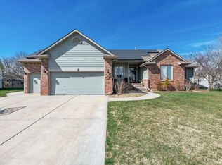 1410 Northpointe Ct, Andover, KS 67002