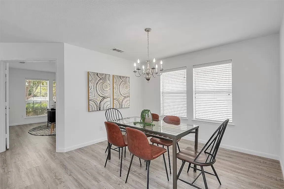 5 bed, 3260 sqft, $3,500 — Photo 4