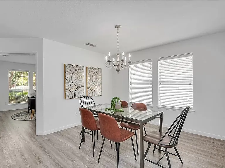 9308 Liberty Crossing Dr — Photo 4