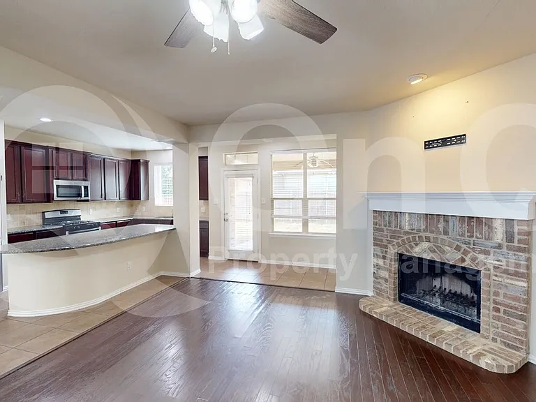 1512 Cockatiel Dr — Photo 5